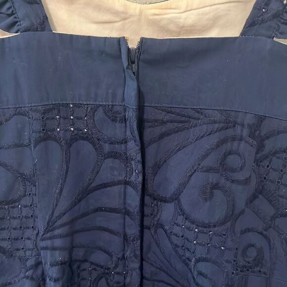 LILLY PULITZER A Dollop of Scallop Eyelet Sarafina Shift Dress, Navy, Size 2 - Picture 11 of 13